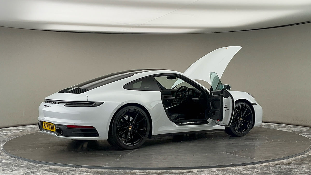 More views of Porsche 911
