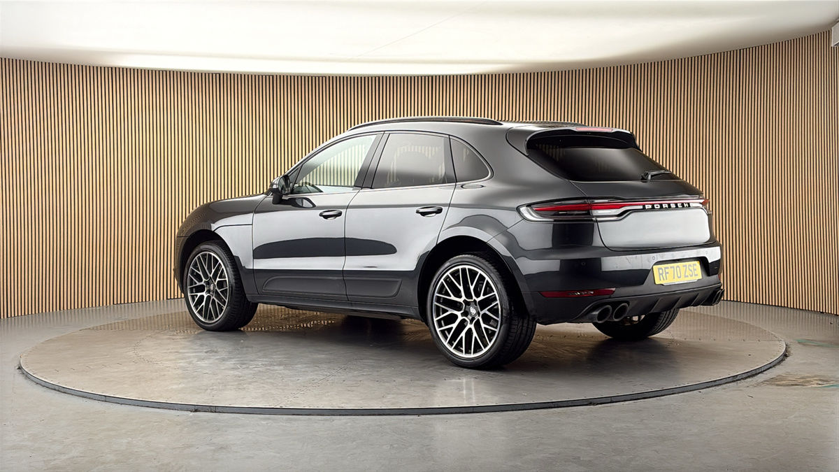 More views of Porsche Macan