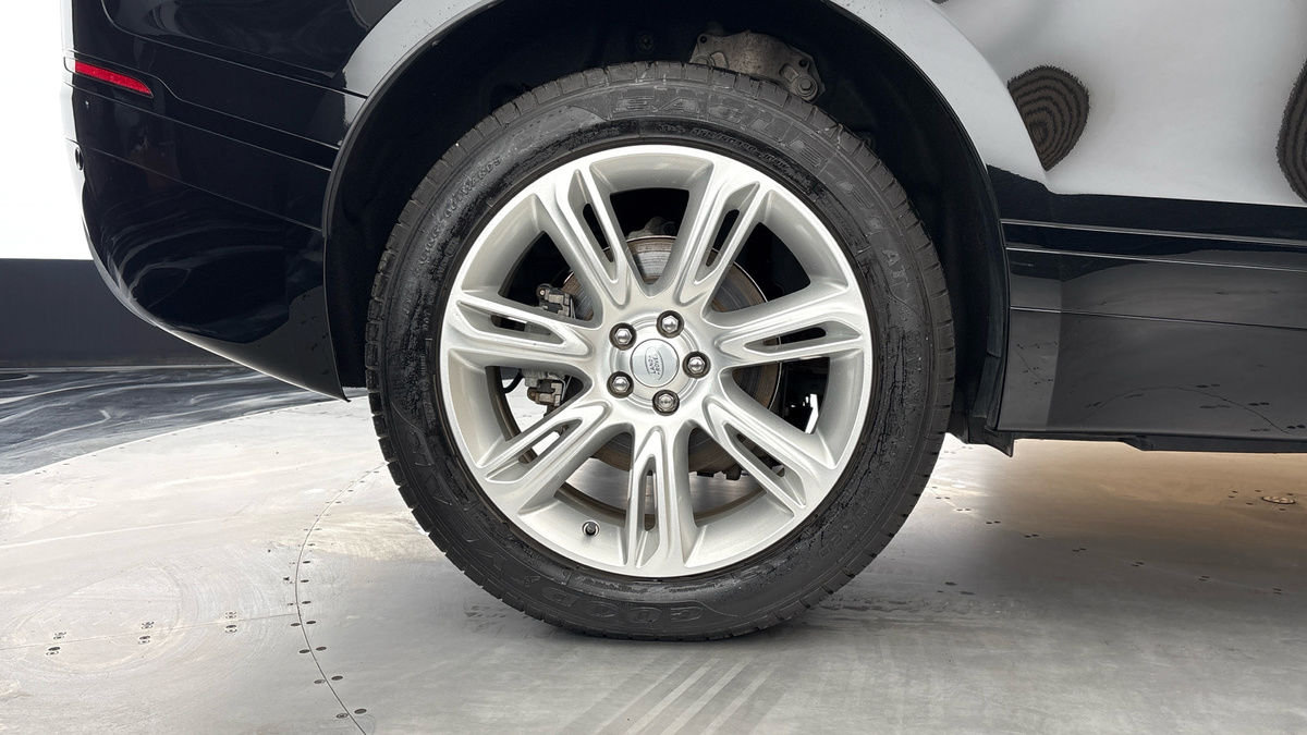 More views of Land Rover Range Rover Velar