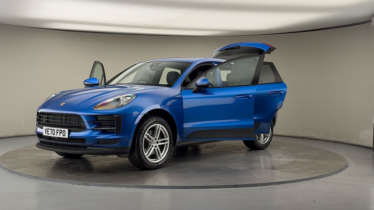 More views of Porsche Macan
