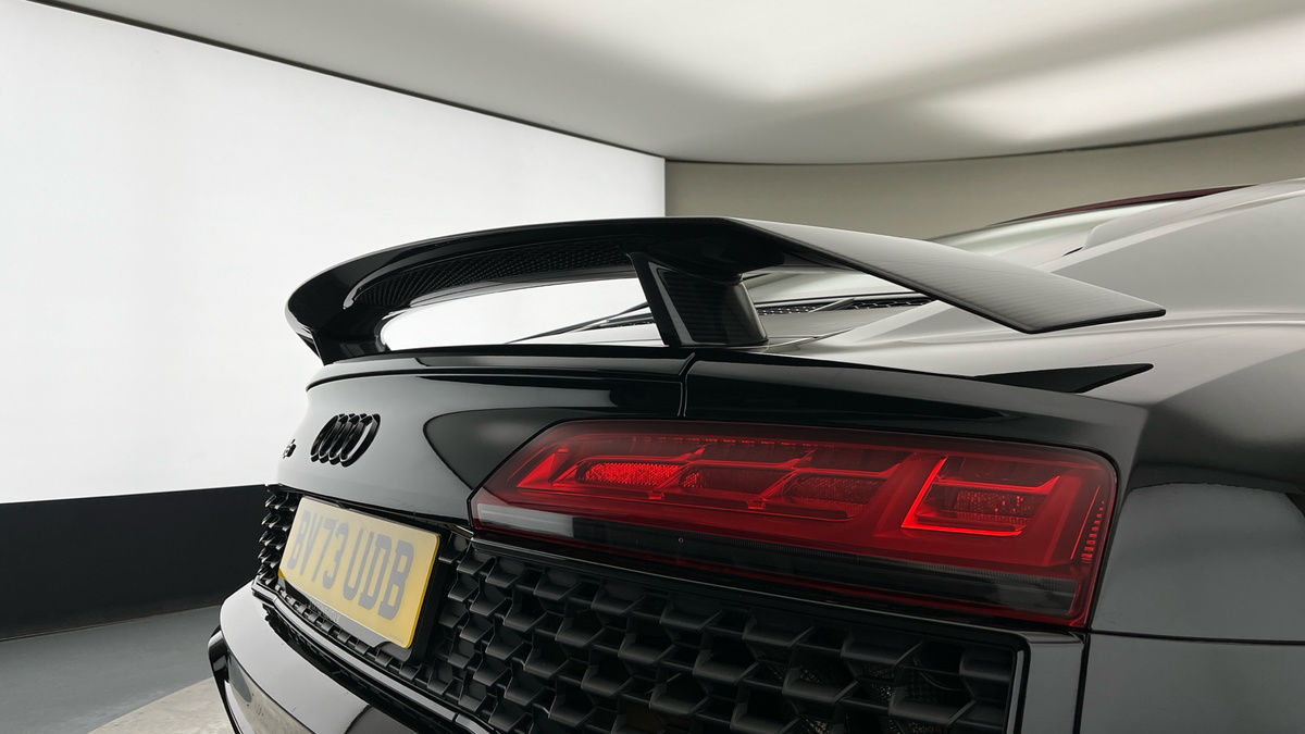 Audi R8 Image 25