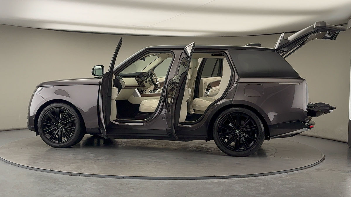 More views of Land Rover Range Rover