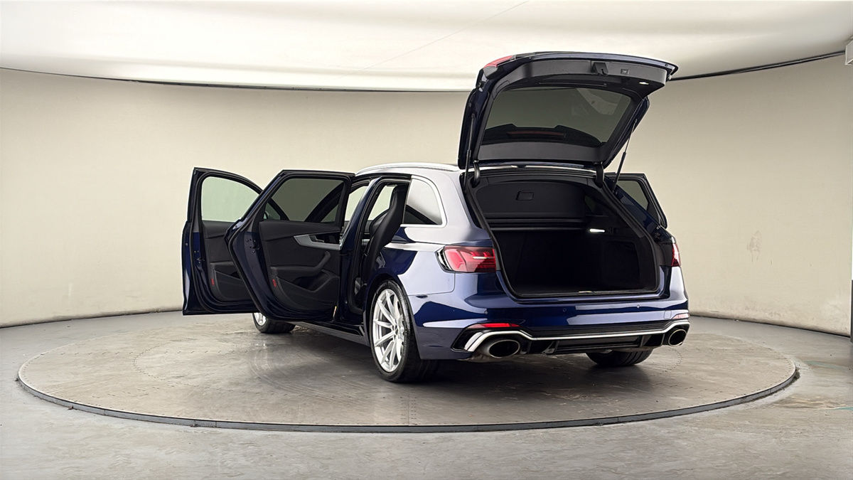 More views of Audi RS4 Avant