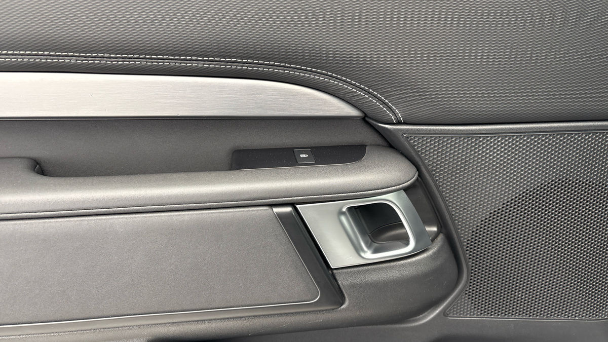 Land Rover Discovery Image 19