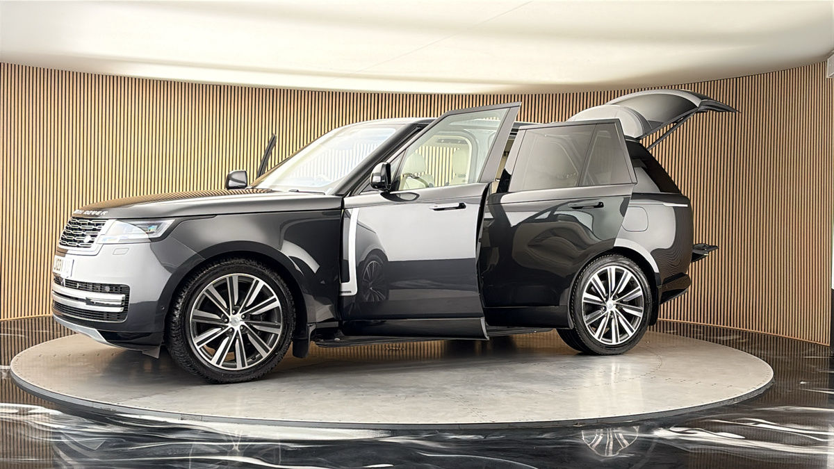 More views of Land Rover Range Rover