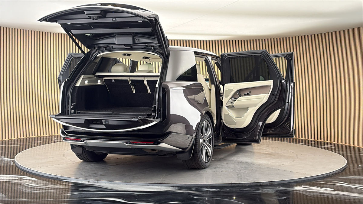 More views of Land Rover Range Rover