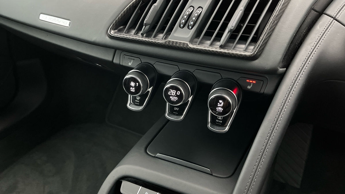 Audi R8 Image 6