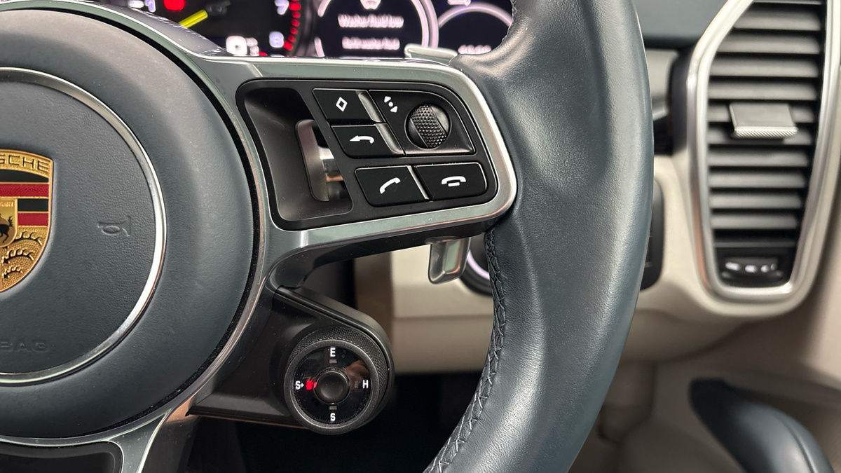 Porsche Cayenne Image 14