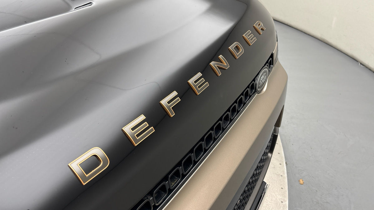 Land Rover Defender 110 Urban Image 24