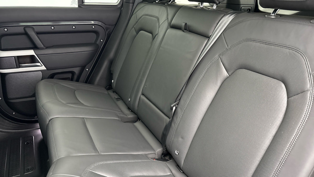 Land Rover Defender 110 Urban Image 8