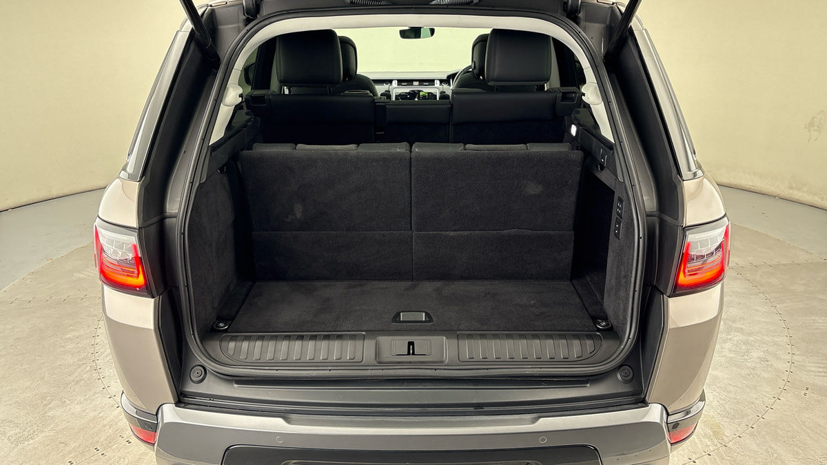 Land Rover Range Rover Sport Image 11