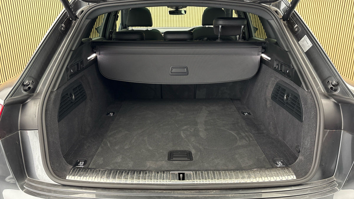 Audi Q8 e-tron Image 11