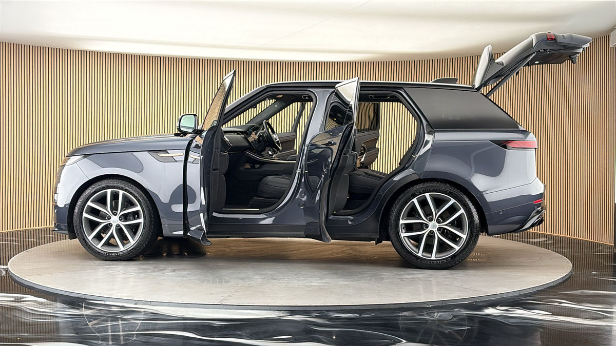 More views of Land Rover Range Rover Sport