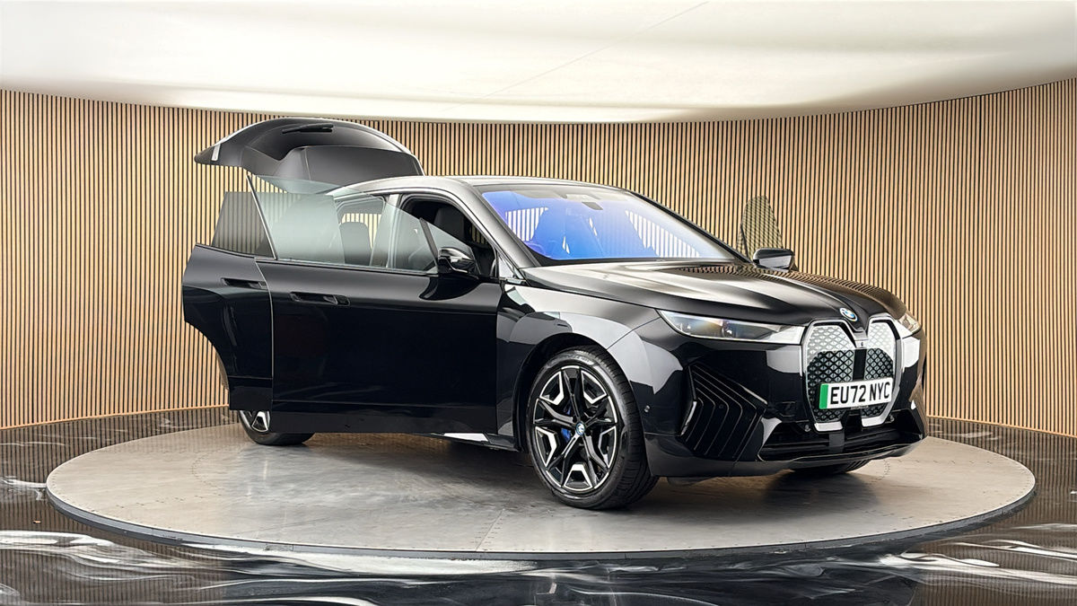 More views of BMW iX