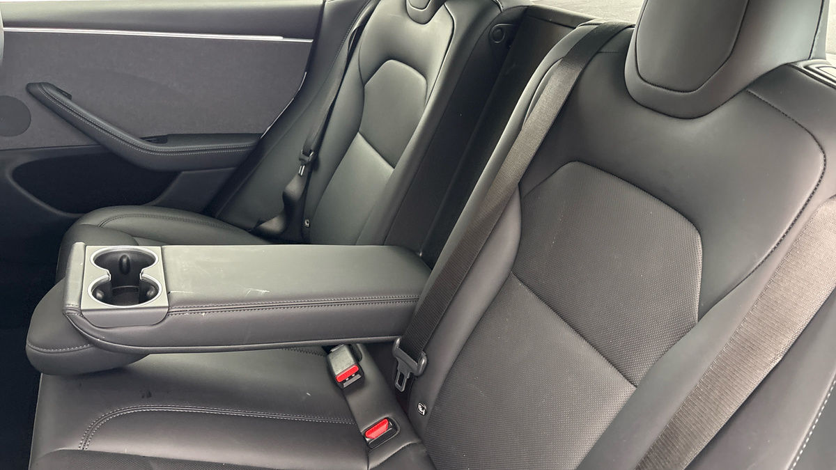 Tesla Model 3 Image 9