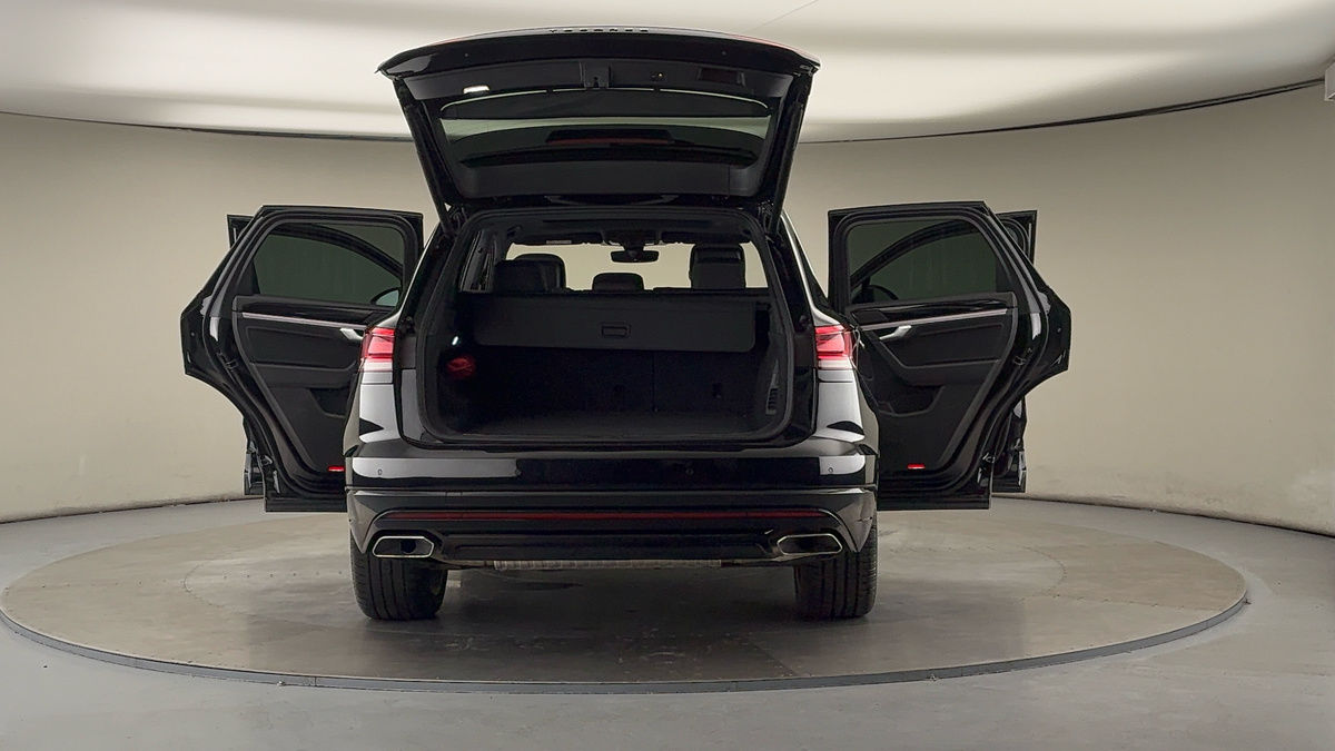 More views of Volkswagen Touareg
