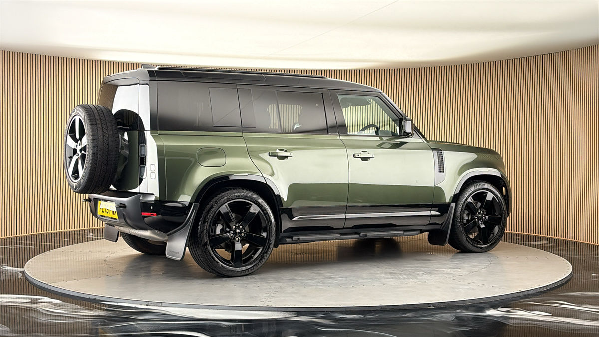 More views of Land Rover Defender 110