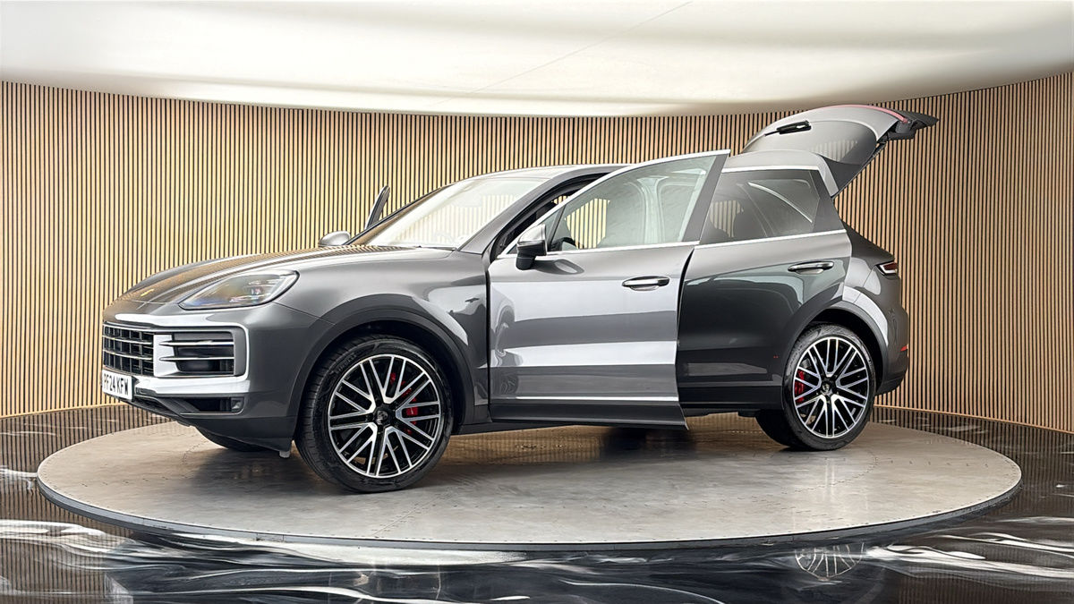 More views of Porsche Cayenne
