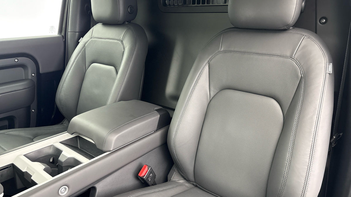 Land Rover Defender 90 Urban Image 7