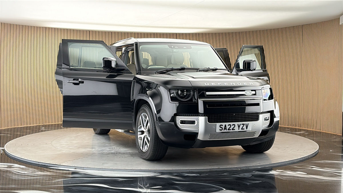 More views of Land Rover Defender 110