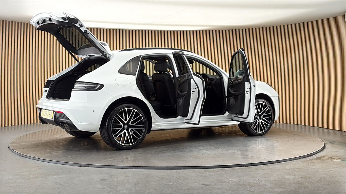 More views of Porsche Macan
