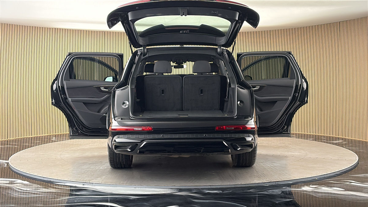 More views of Audi Q7