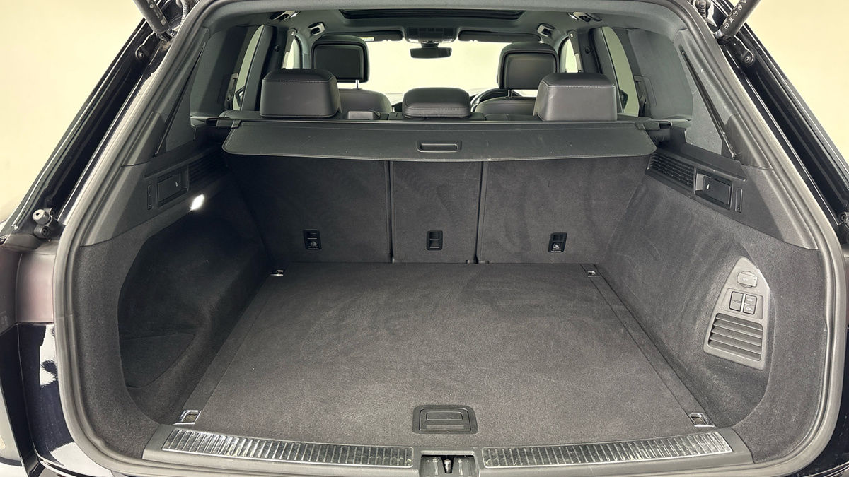 Volkswagen Touareg Image 11