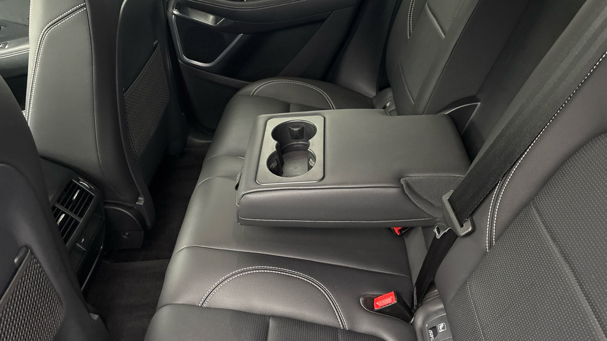 Jaguar E-PACE Image 9