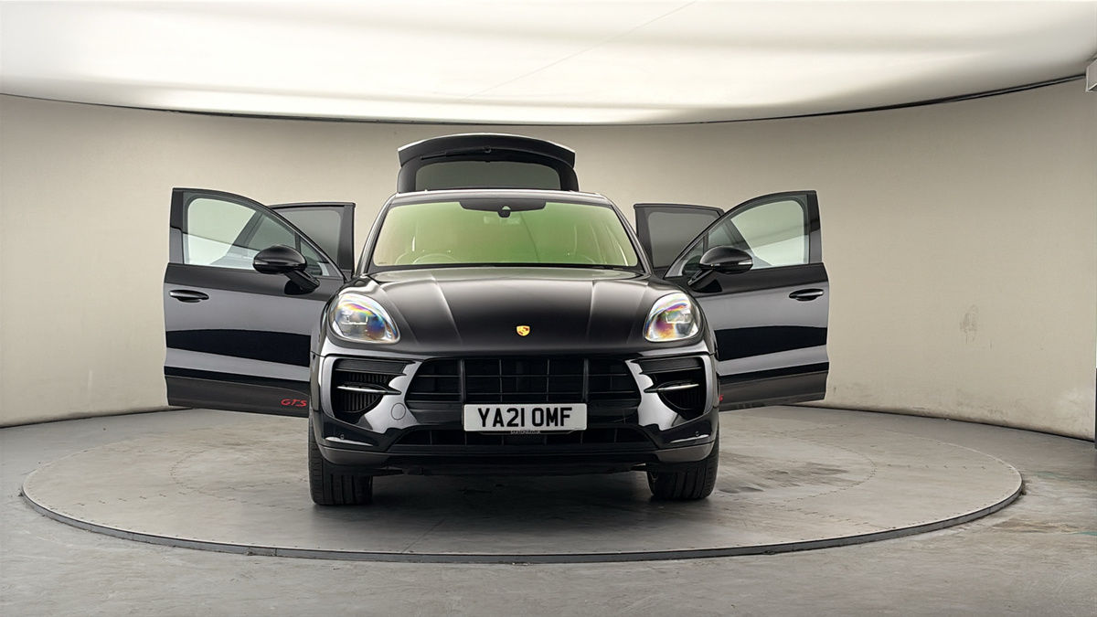 More views of Porsche Macan