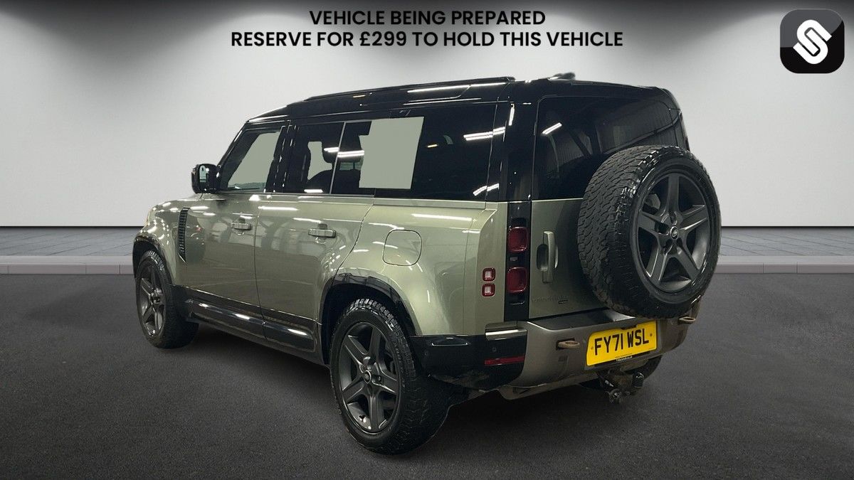 Land Rover Defender 110 Image 3