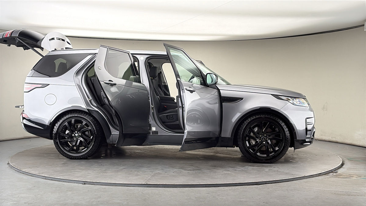 More views of Land Rover Discovery