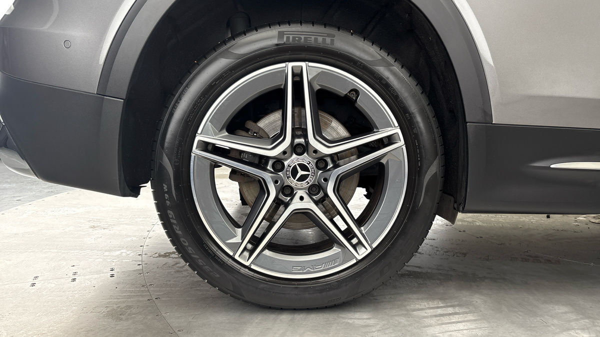 Mercedes-Benz GLB Image 10