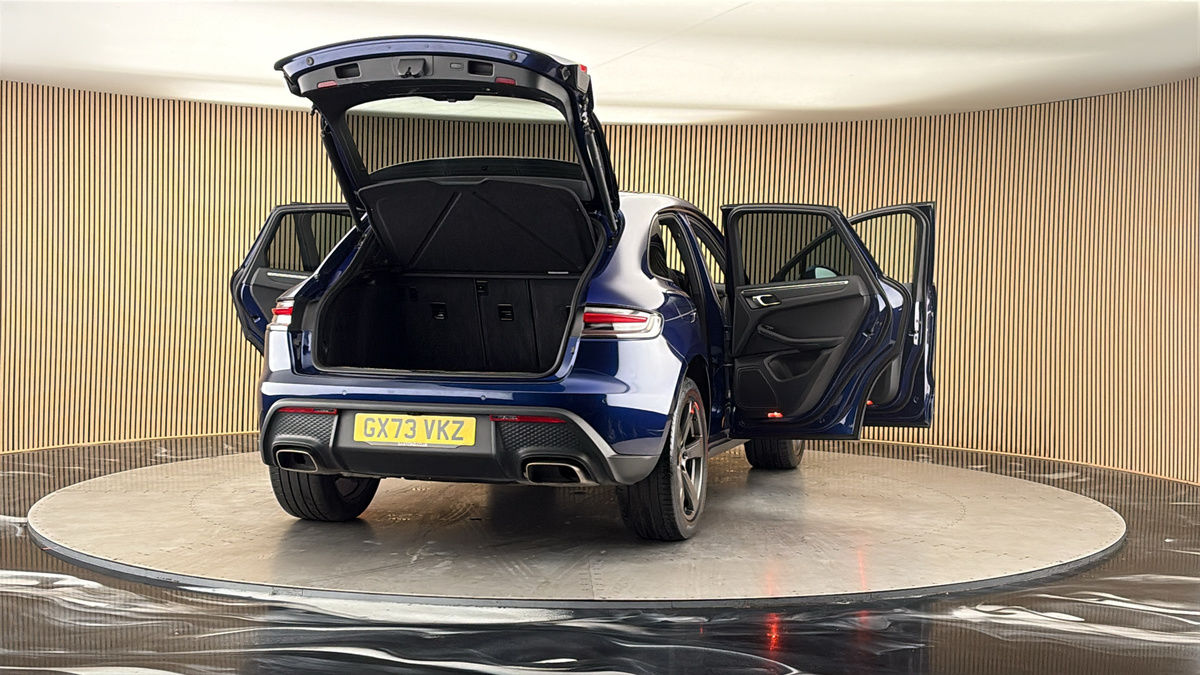 More views of Porsche Macan