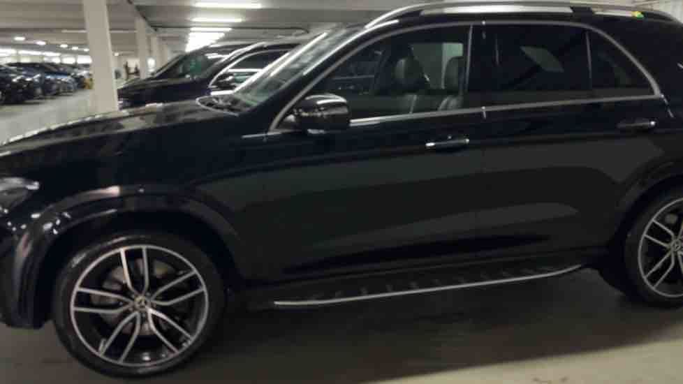 More views of Mercedes-Benz GLE