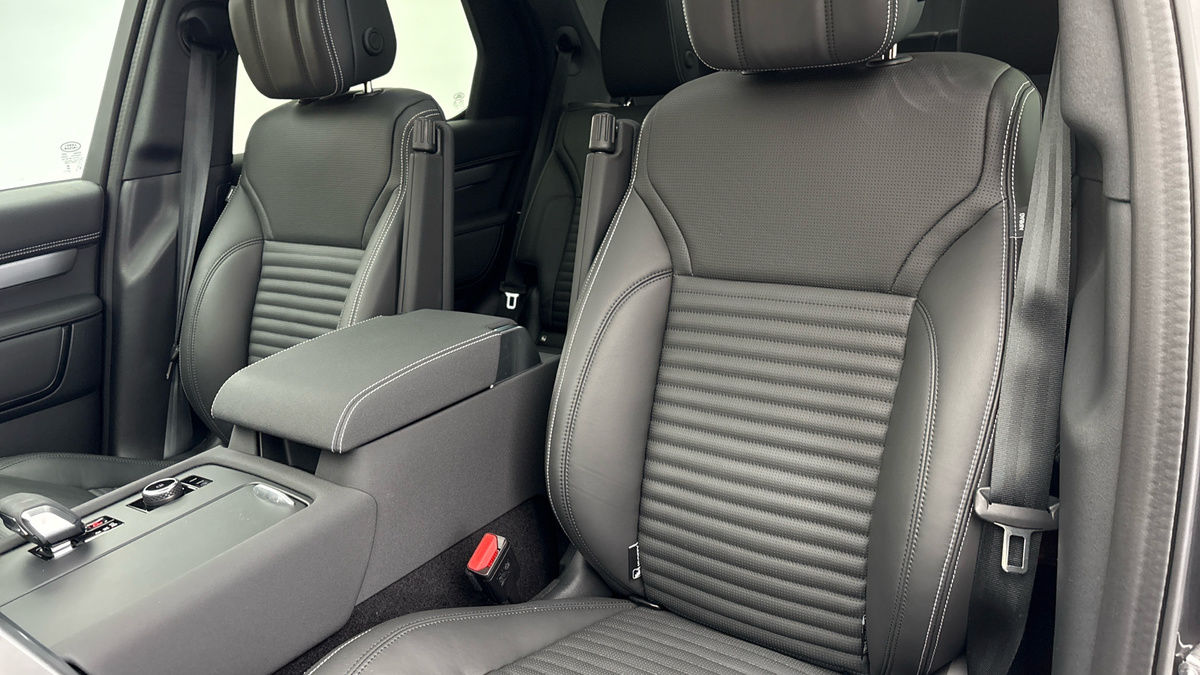 Land Rover Discovery Image 7