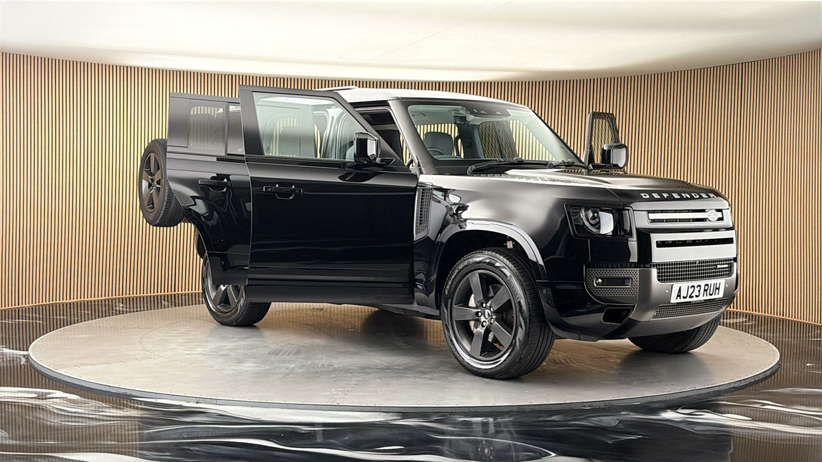More views of Land Rover Defender 110