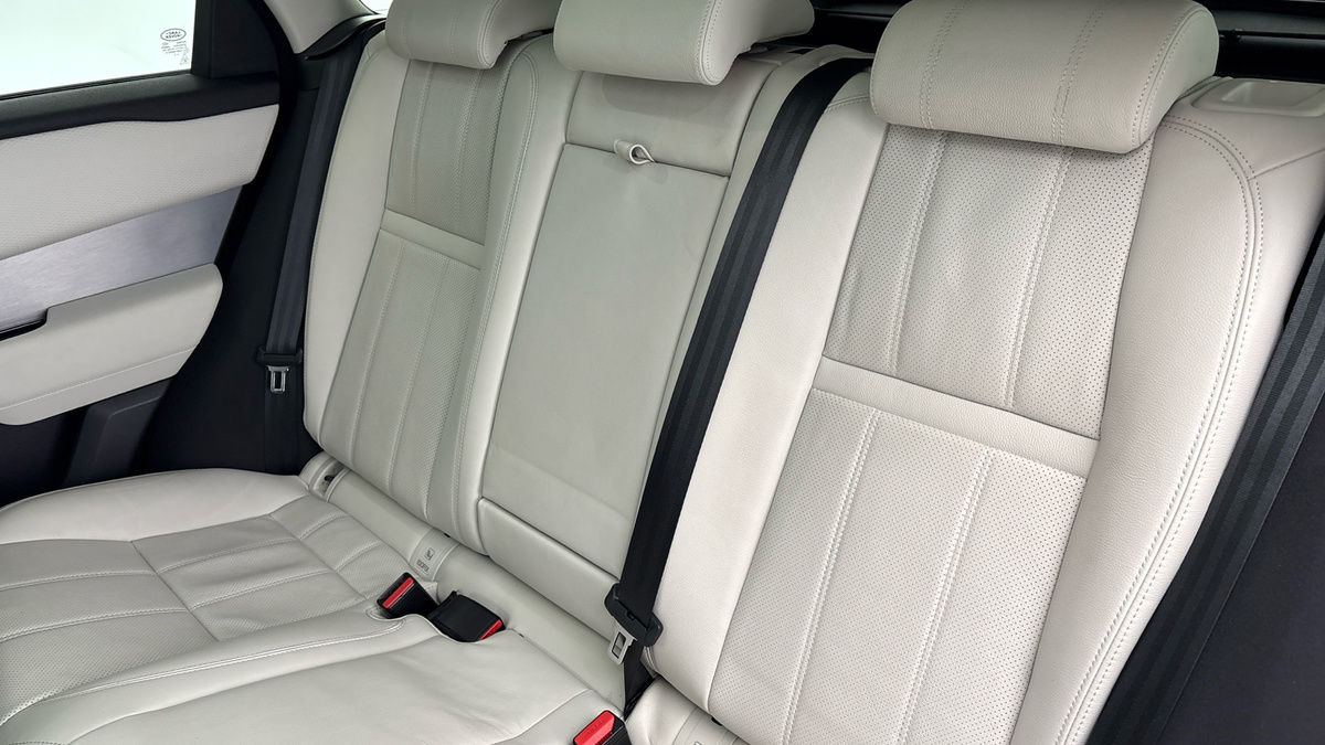 Land Rover Range Rover Velar Image 8