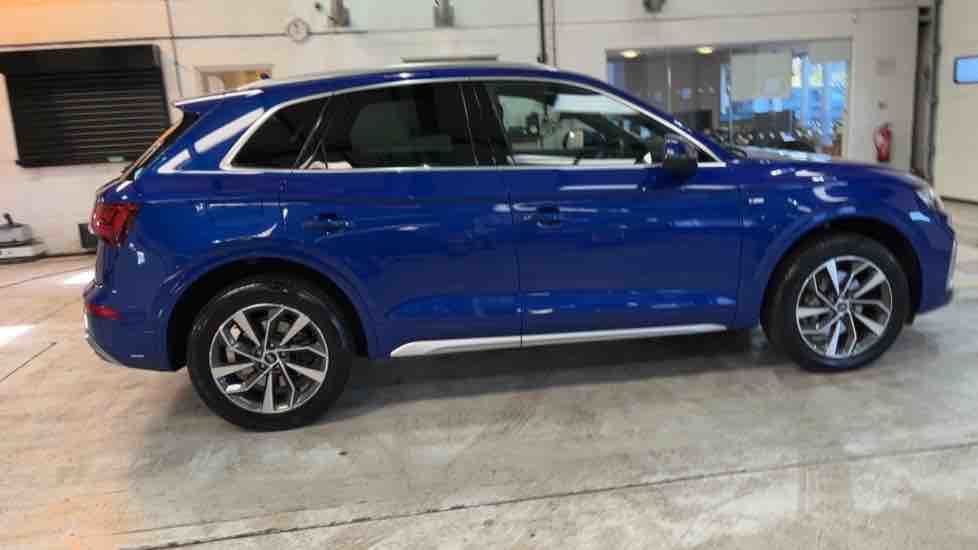 More views of Audi Q5