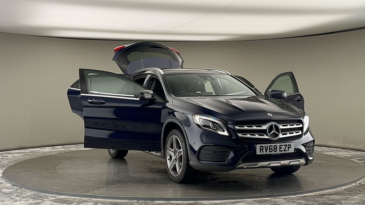 More views of Mercedes-Benz GLA