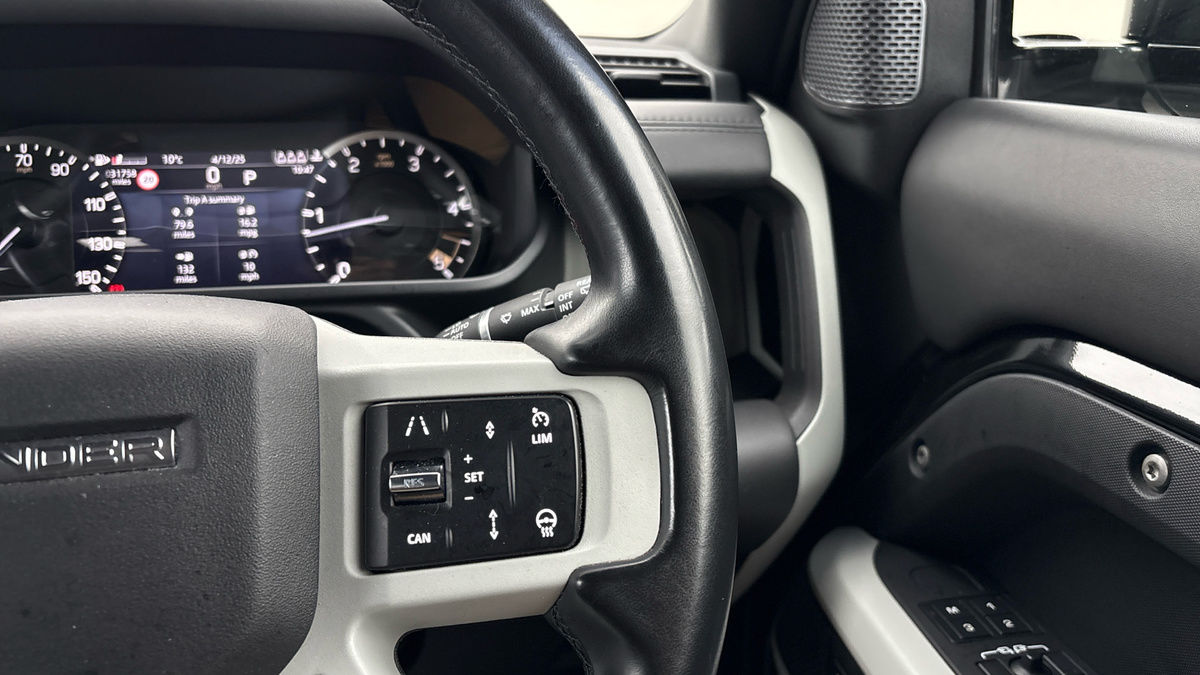 Land Rover Defender 110 Urban Image 14