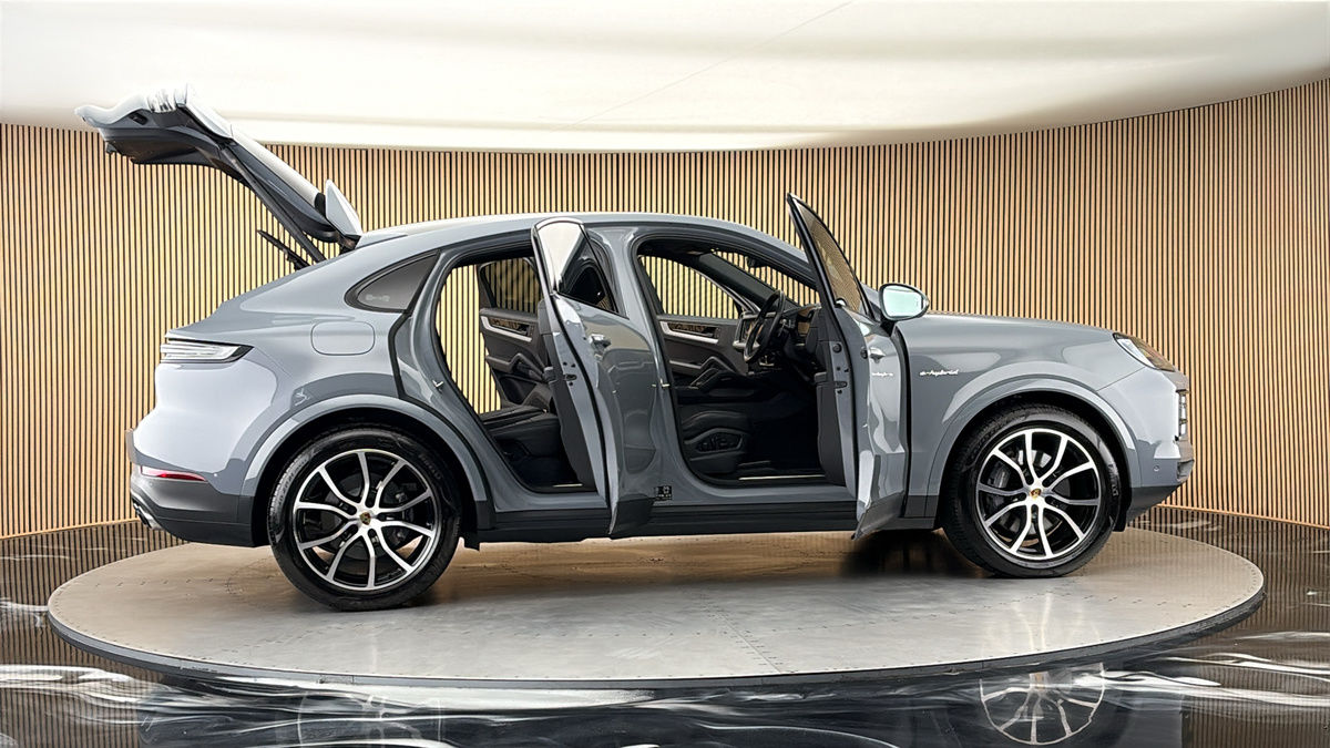More views of Porsche Cayenne