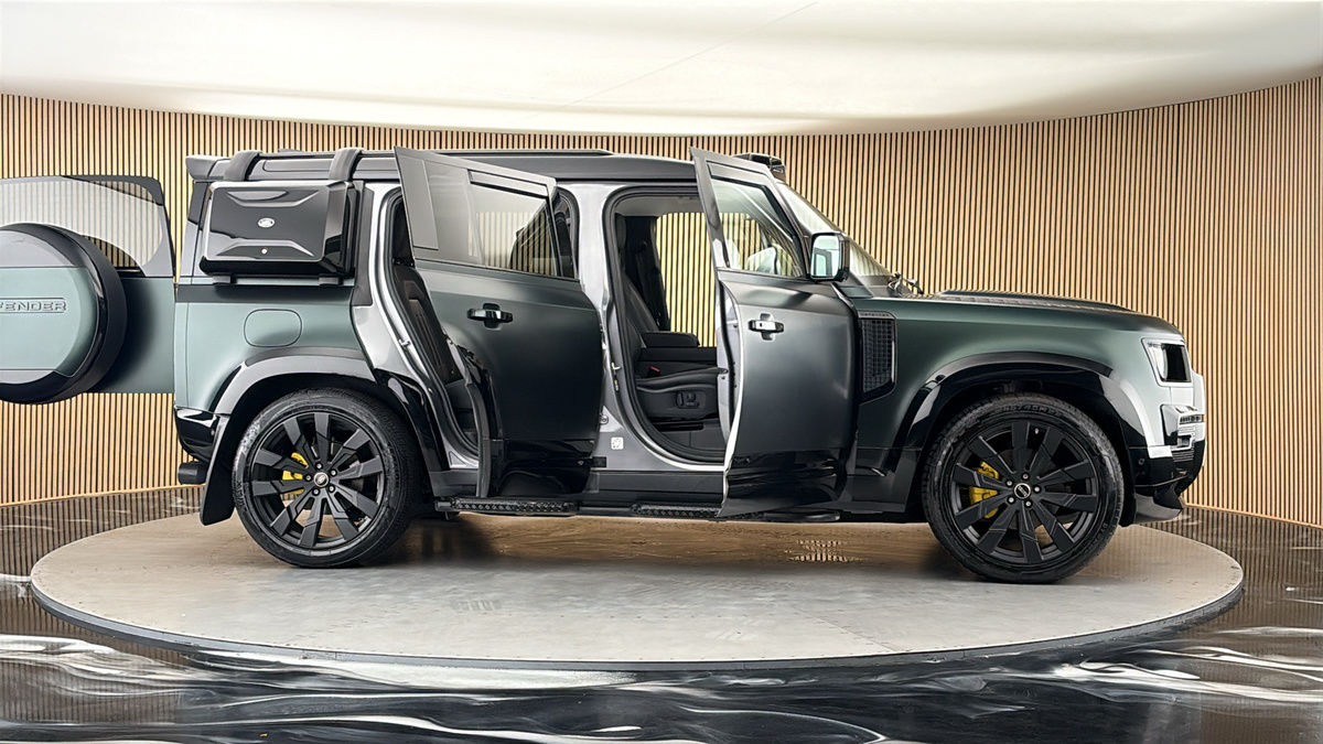 More views of Land Rover Defender 110