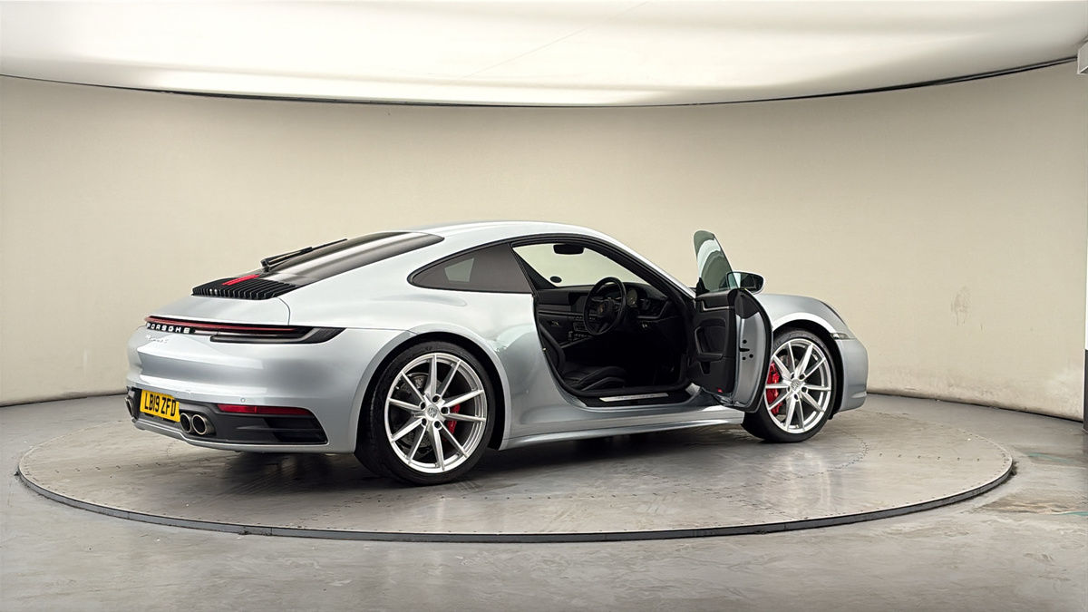 More views of Porsche 911