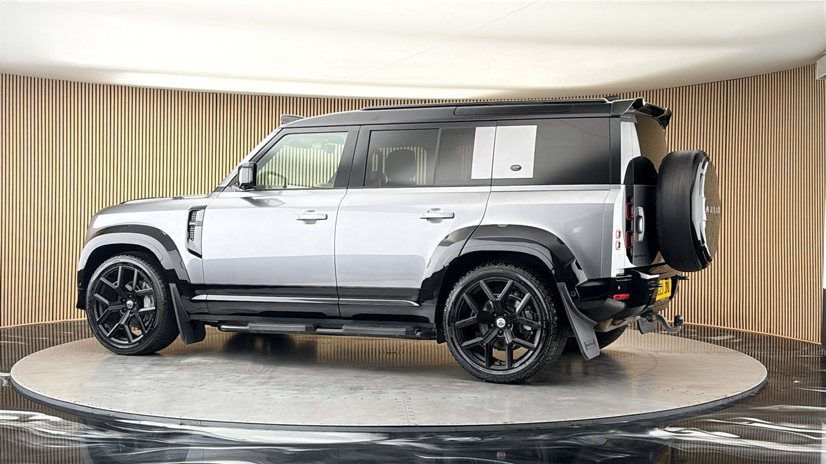 More views of Land Rover Defender 110
