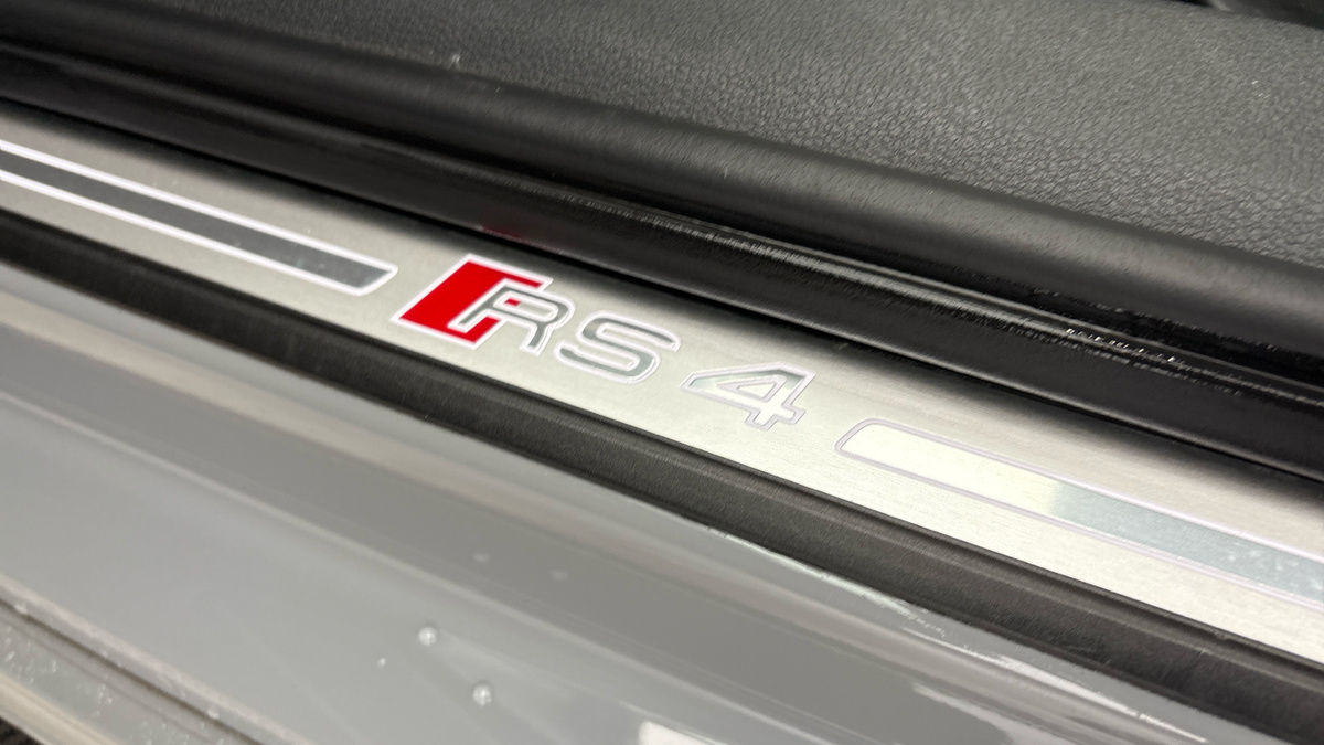 Audi RS4 Avant Image 6