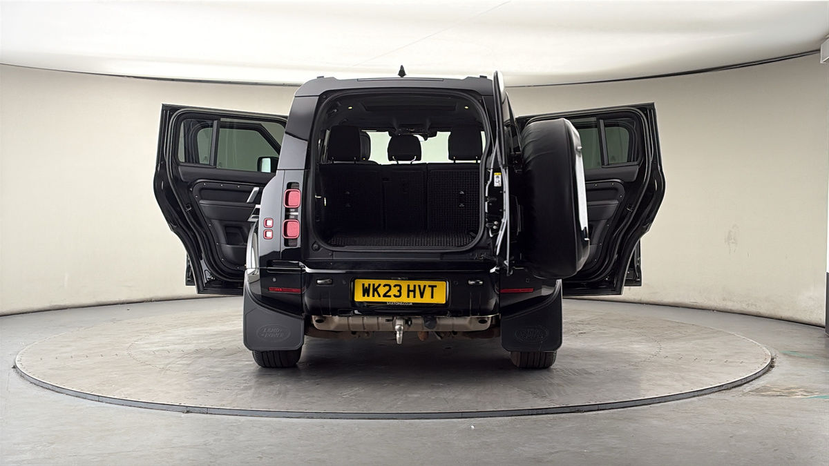 More views of Land Rover Defender 110