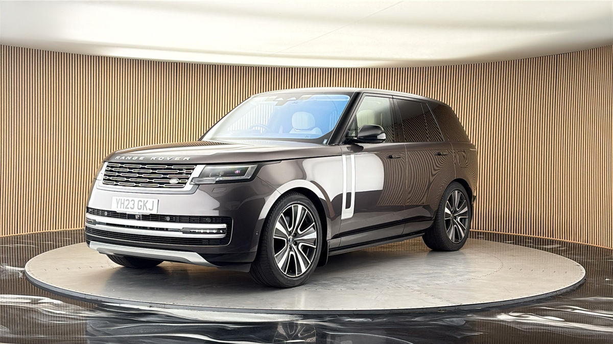 More views of Land Rover Range Rover
