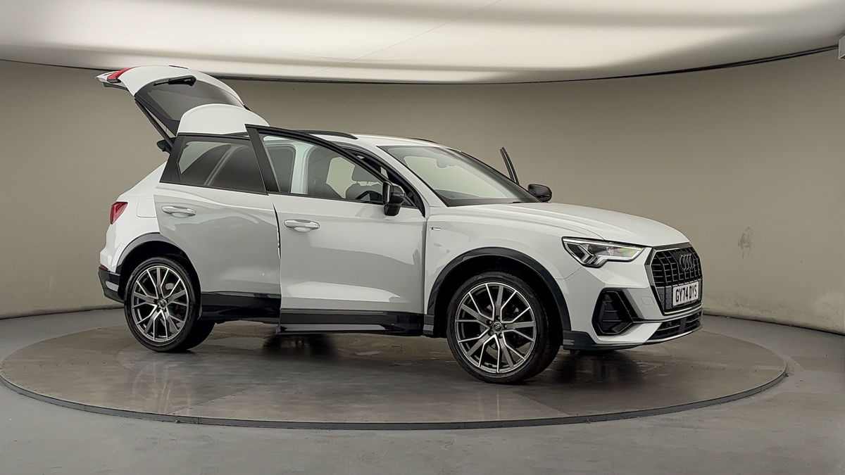 More views of Audi Q3