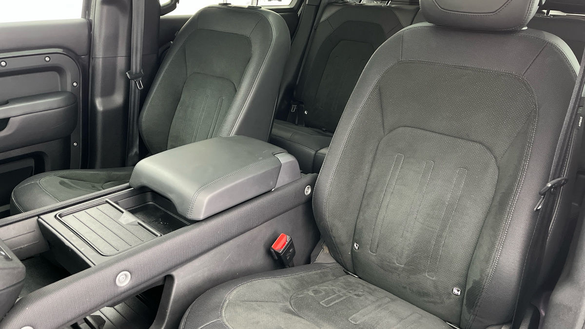 Land Rover Defender 110 Urban Image 13