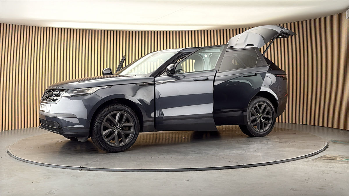 More views of Land Rover Range Rover Velar
